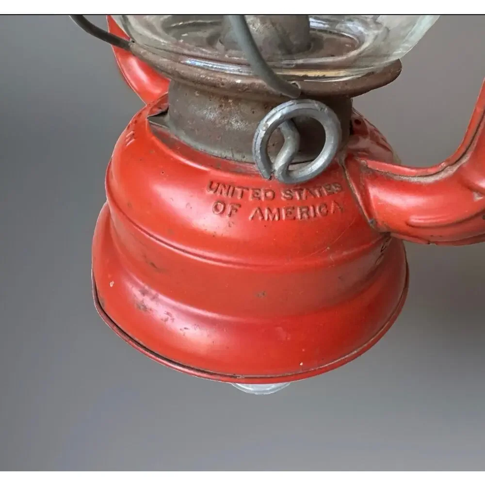 Vintage Dietz Comet Red Kerosene Lantern Made in USA Original Globe 9” Tall